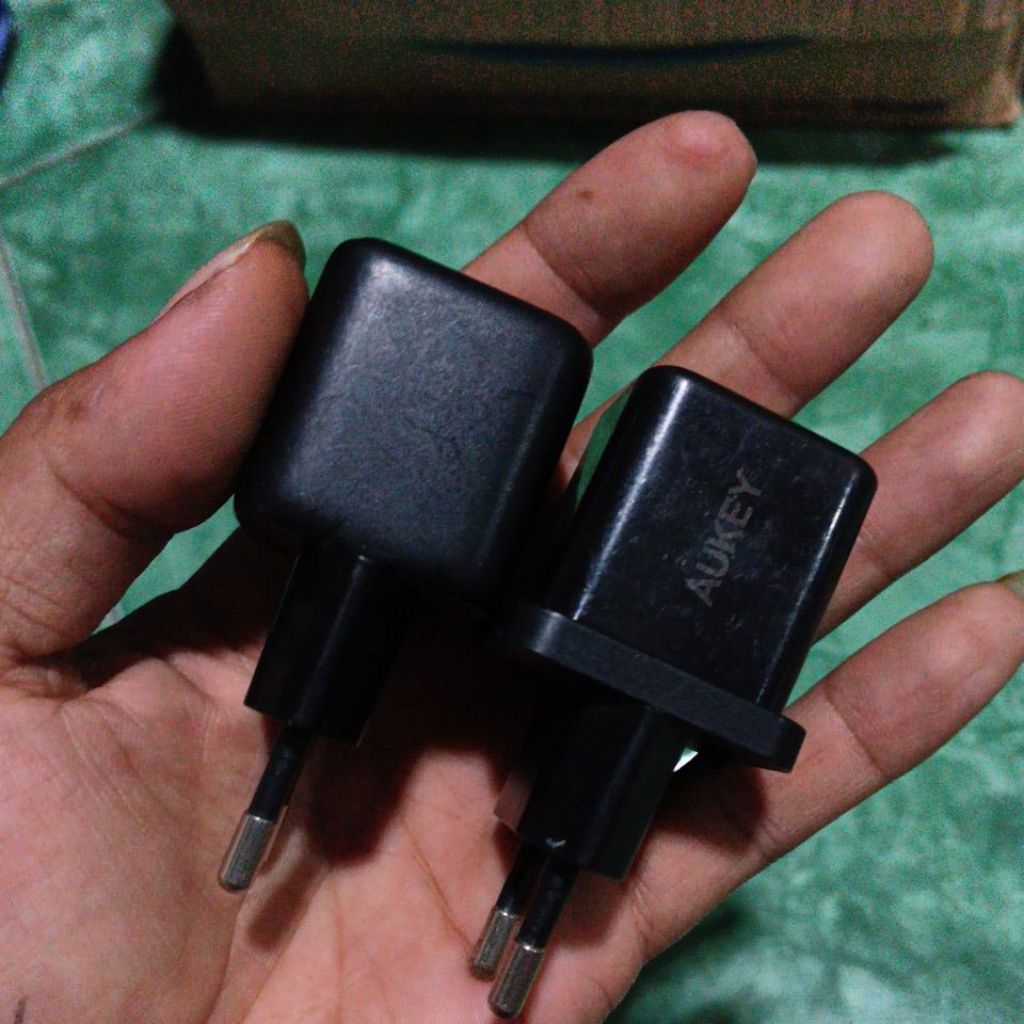 charger aukey original