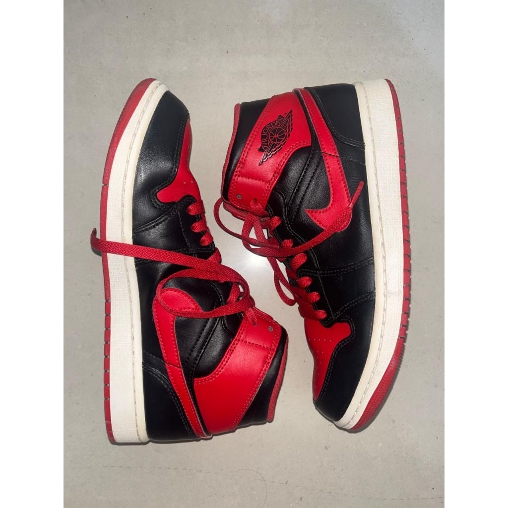 Sepatu Nike Air Jordan 1 Kondisi Bekas Size 42