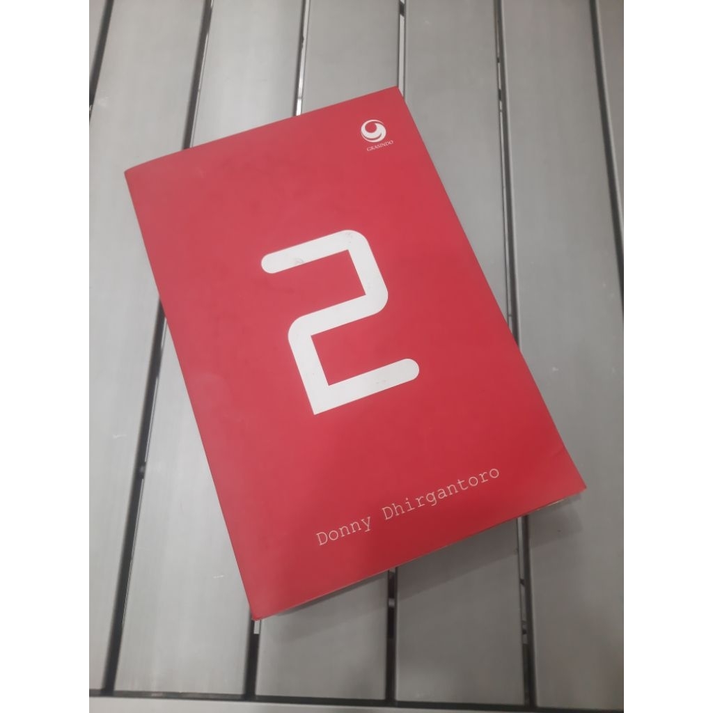 2 Penulis : Donny Dhirgantoro