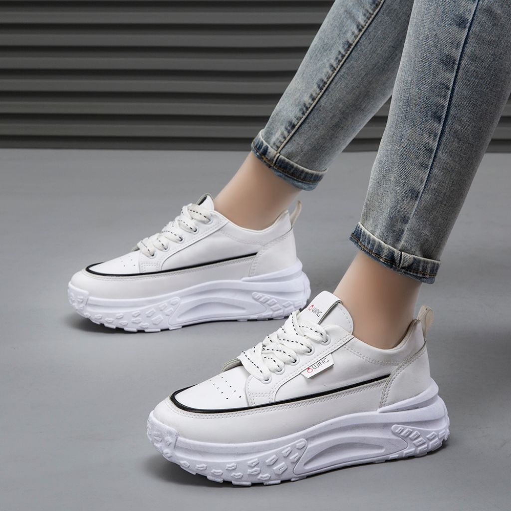 sepatu sneaker putih wanita sol tinggi,sepatu soft foot confortable HANA