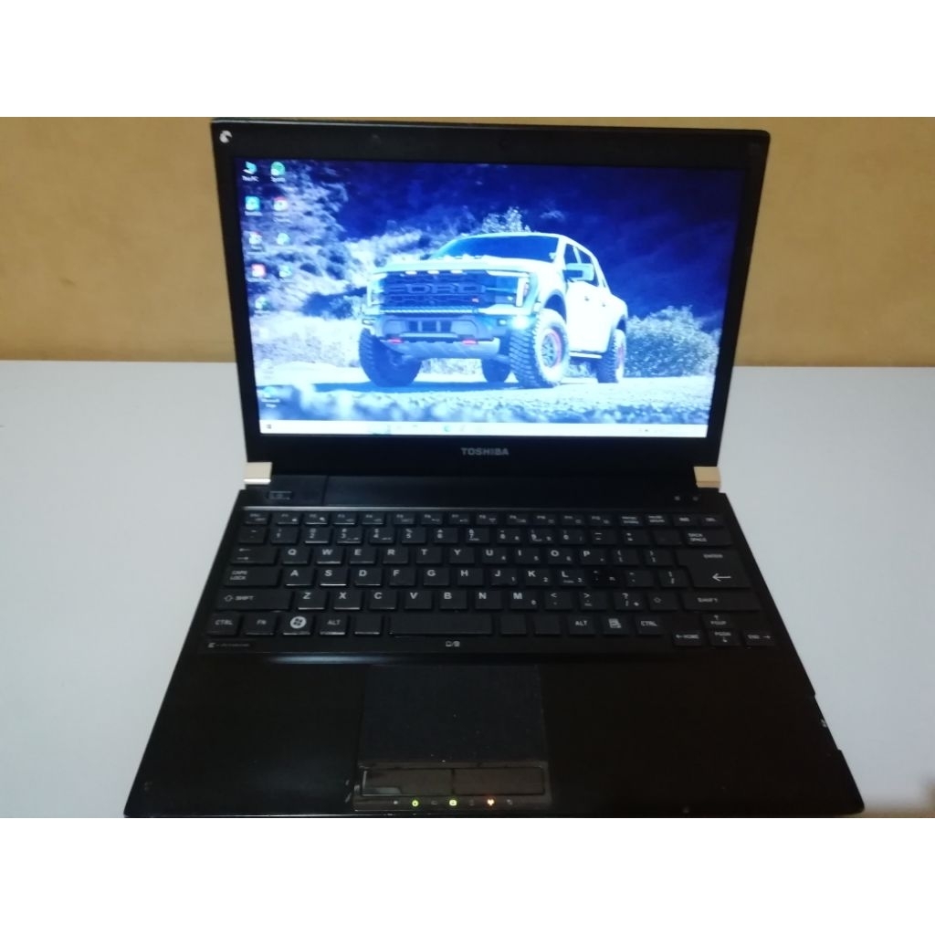 LAPTOP NOTEBOOK TOSHIBA R731/C CORE I3 4GB RAM 320GB HDD 13INCH WIN 10 SIAP PAKAI