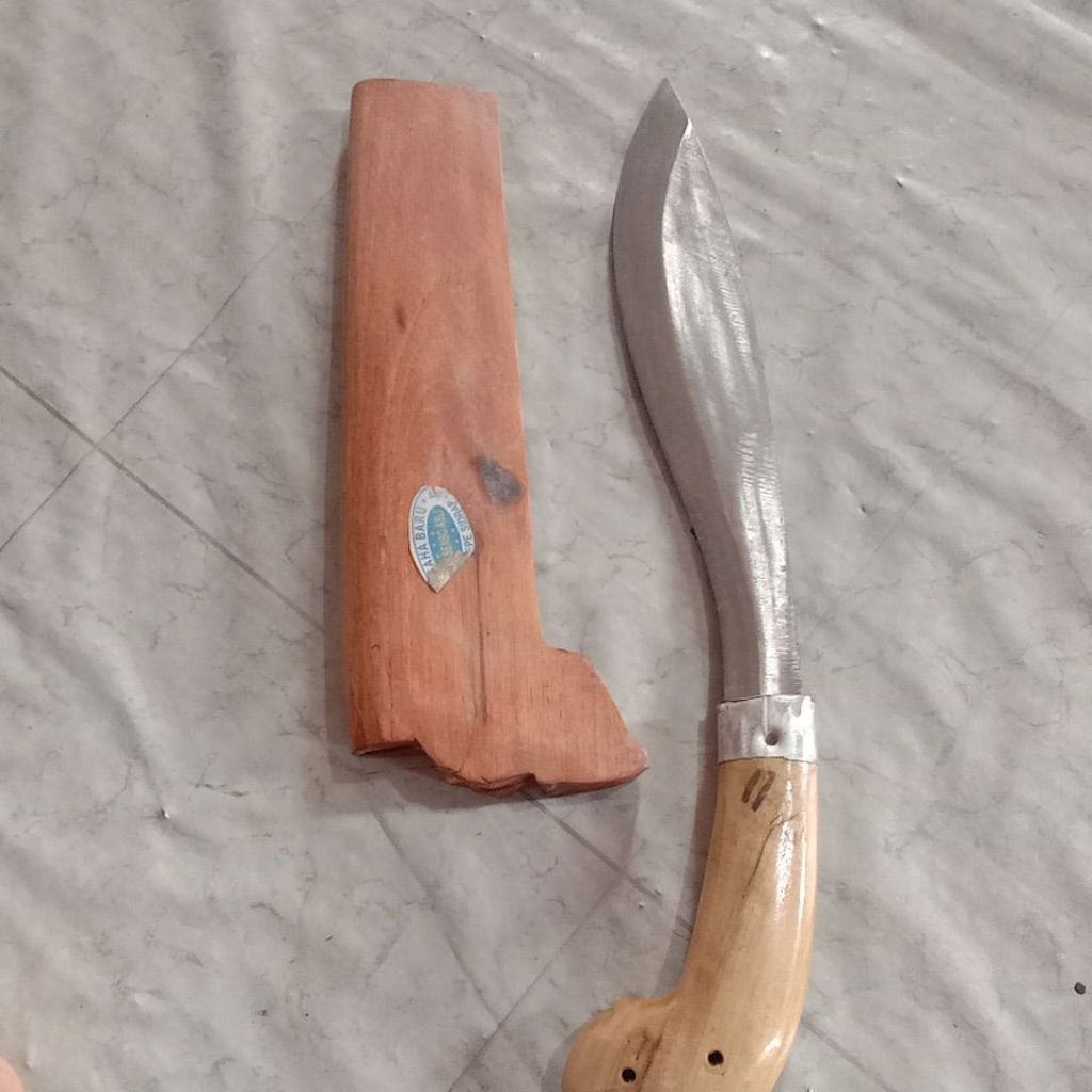 pisau pendek bar