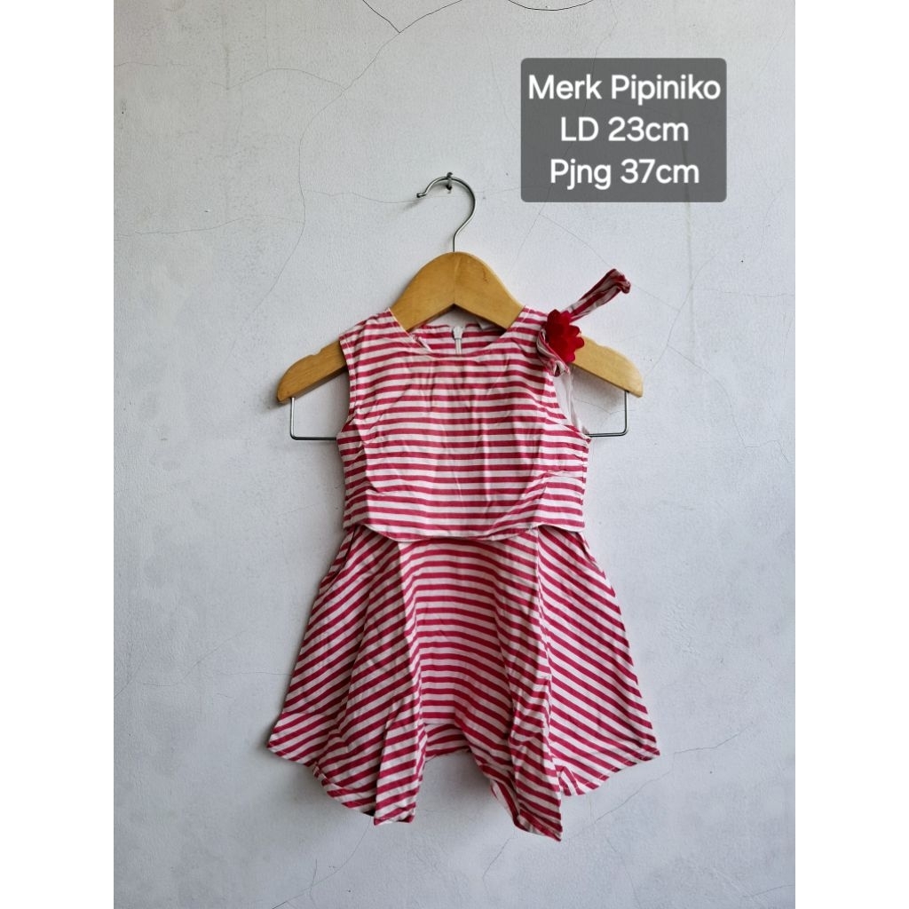 Preloved Dress anak perempuan warna merah putih merk pipiniko