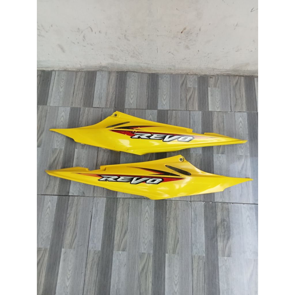 cover body belakang Revo lama original second
