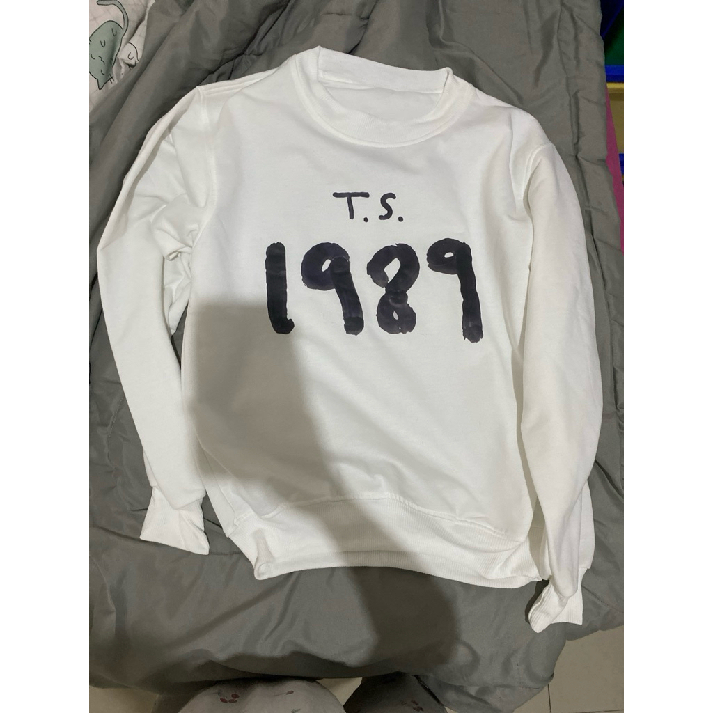 NEW hoodie / sweatshirt taylor swift T. S. 1989 preloved