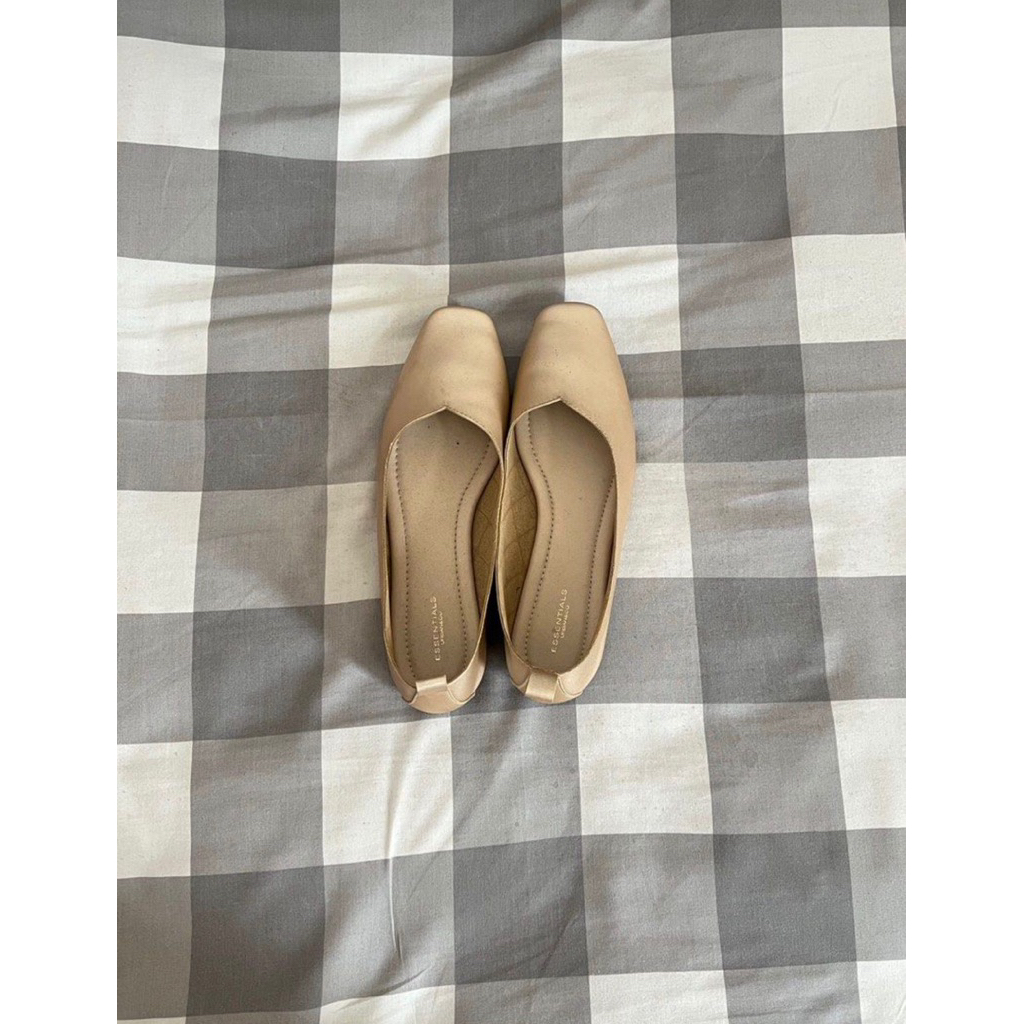 Preloved-urban & co flatshoes wanita