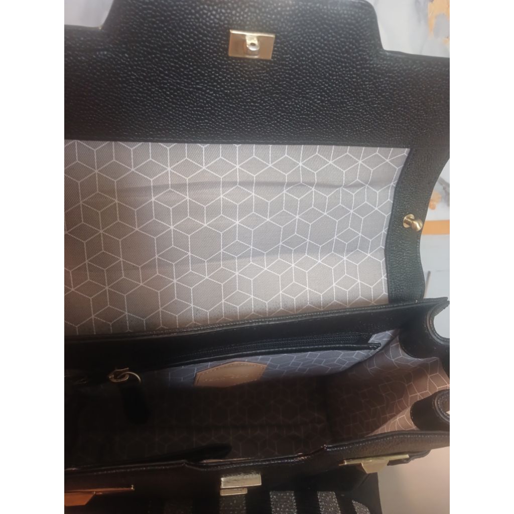 handbag fin esker