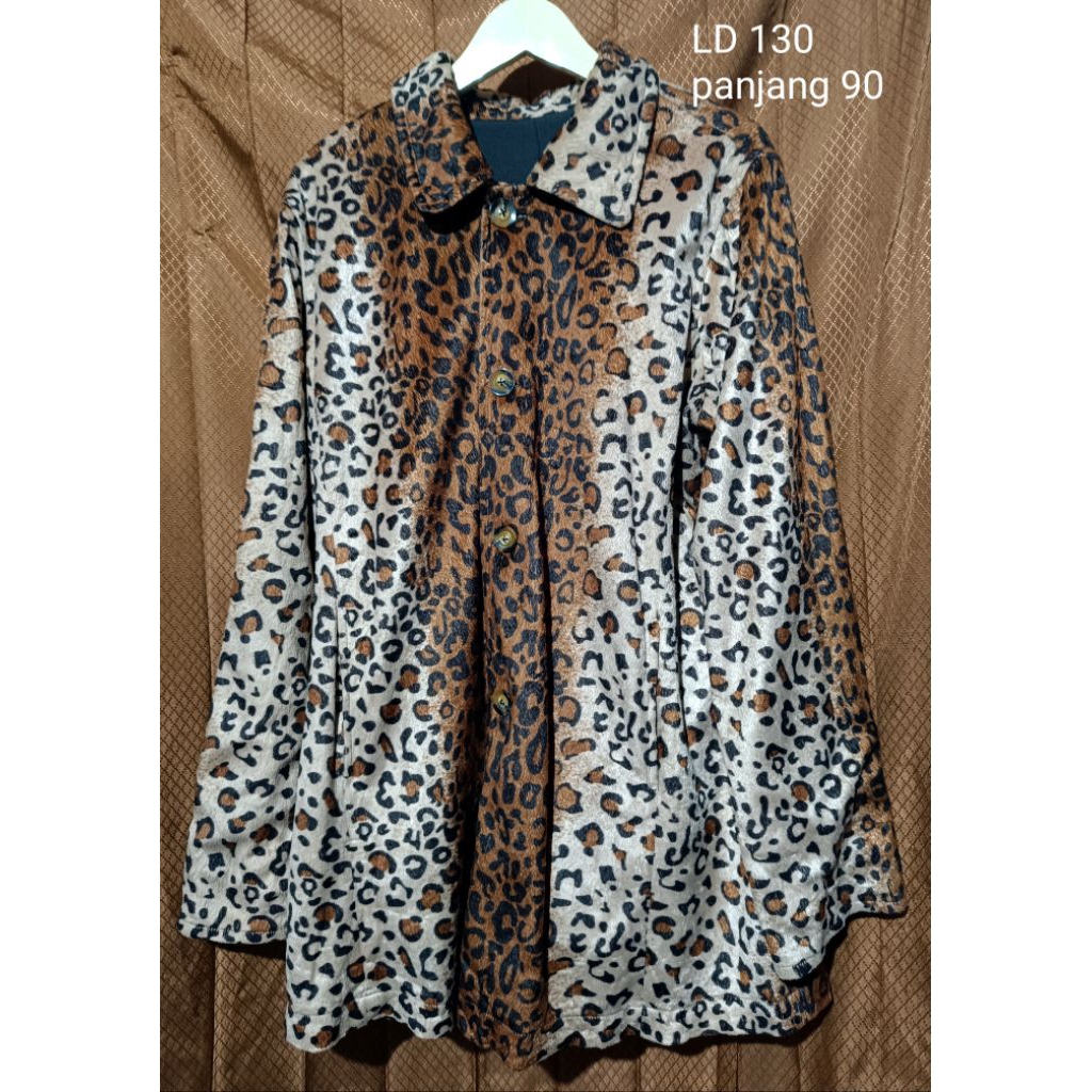 jaket velvet motif leopard bolak balik jaket winter velvet leopard bolak balik coat bolak balik moti