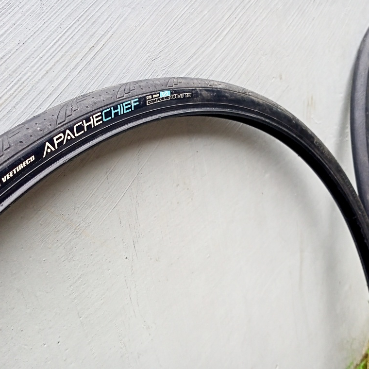 Ban Luar VeeTireCo Apache Chief 700x28C Sepasang
