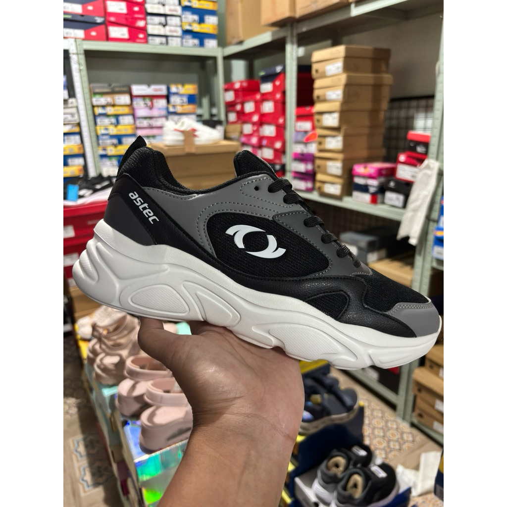 Sepatu astec moosez lifestyle black