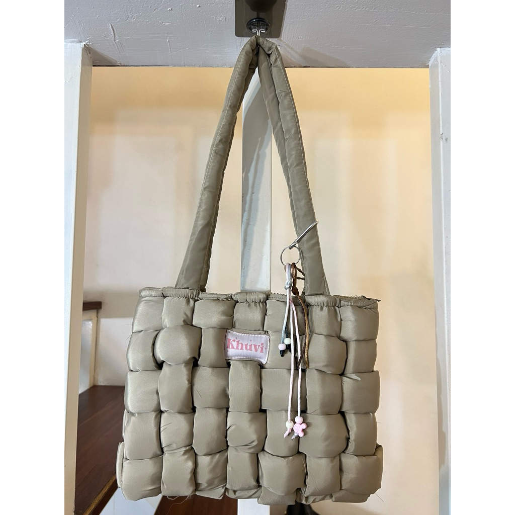 Tas Khuvi Puffy Bag Olive - Ringan & Kokoh (Nego)