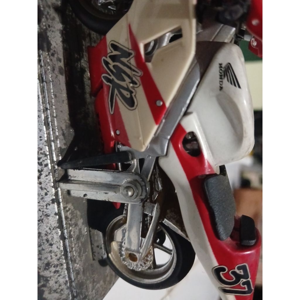 Diecast MOTOR HONDA NSR 500 BY SAICO