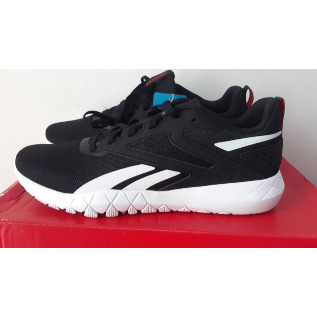 sepatu Reebok pria