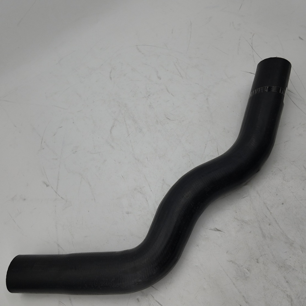 Selang Hose Radiator Bawah Kobelco SK200-6 YN05P01045P1
