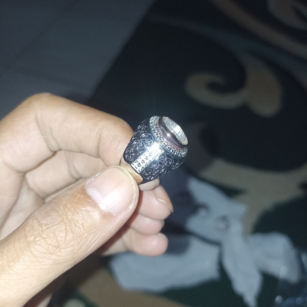 CINCIN BATU PIRUS PERSIA BAHAN KUNINGAN SARI SUPER KRAMAT DAN MISTERIUS UNIK
