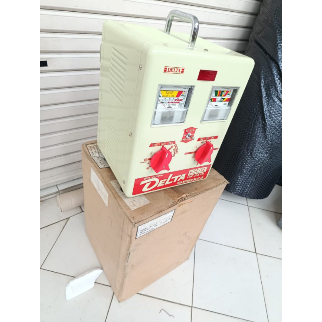 Battery charger DELTA 15A HR 2415