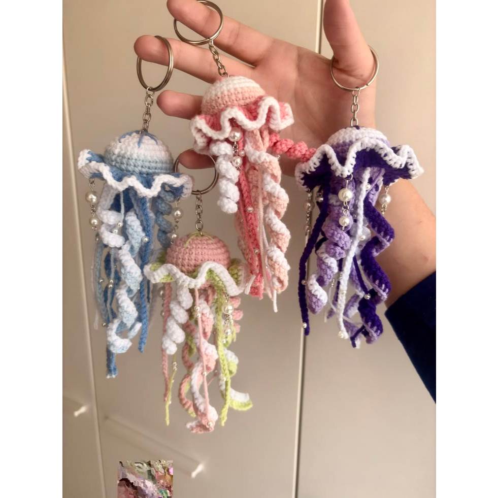 Gantungan kunci Jelly Fish Crochet Motif Jelly Fish Bahan Katun Warna Pink Baby Pink Ungu Biru Kunin