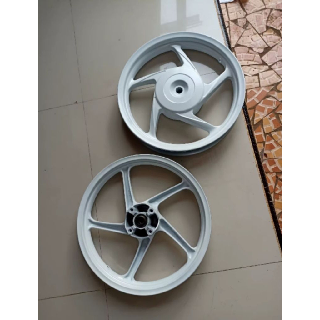 velg racing depan belakang Honda beat fi beat karbu space fi space karbu Scoopy fi Scoopy karbu puti