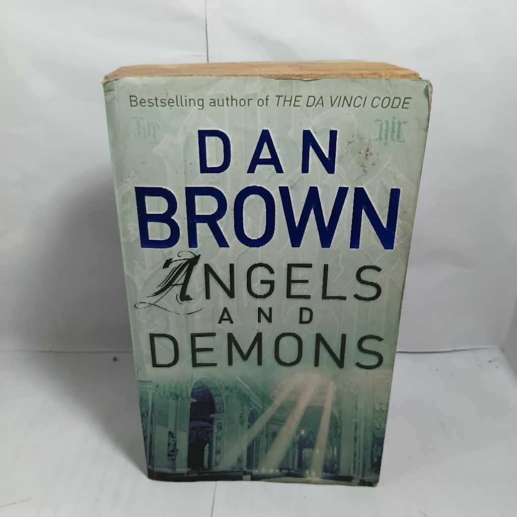 DAN BROWN ANGELS AND DEMONS