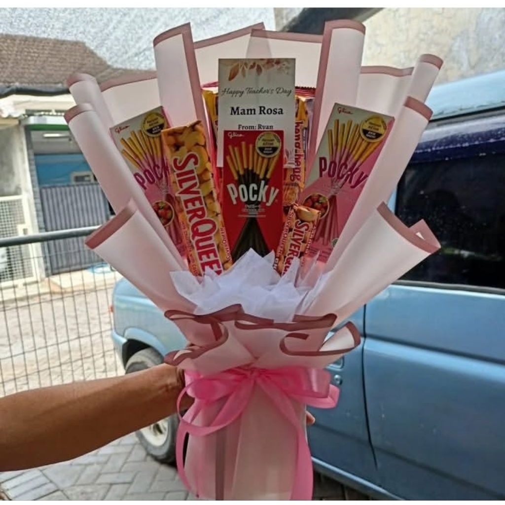 buket wisuda /buket coklat /buket Snack sidoarjo
