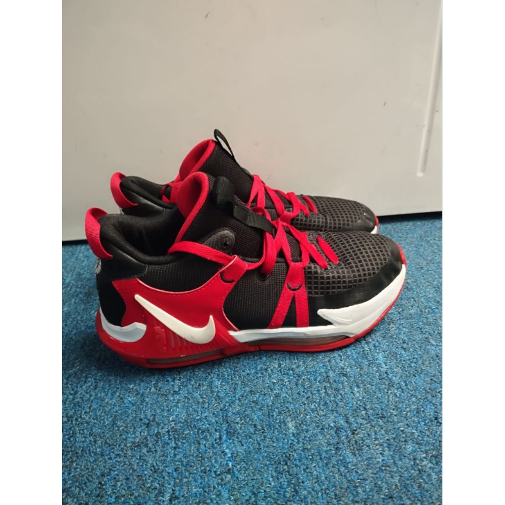 SEPATU BASKET SNEAKERS CASUAL NIKE LEBRON WITNESS SIZE 40 BEKAS PRELOVED