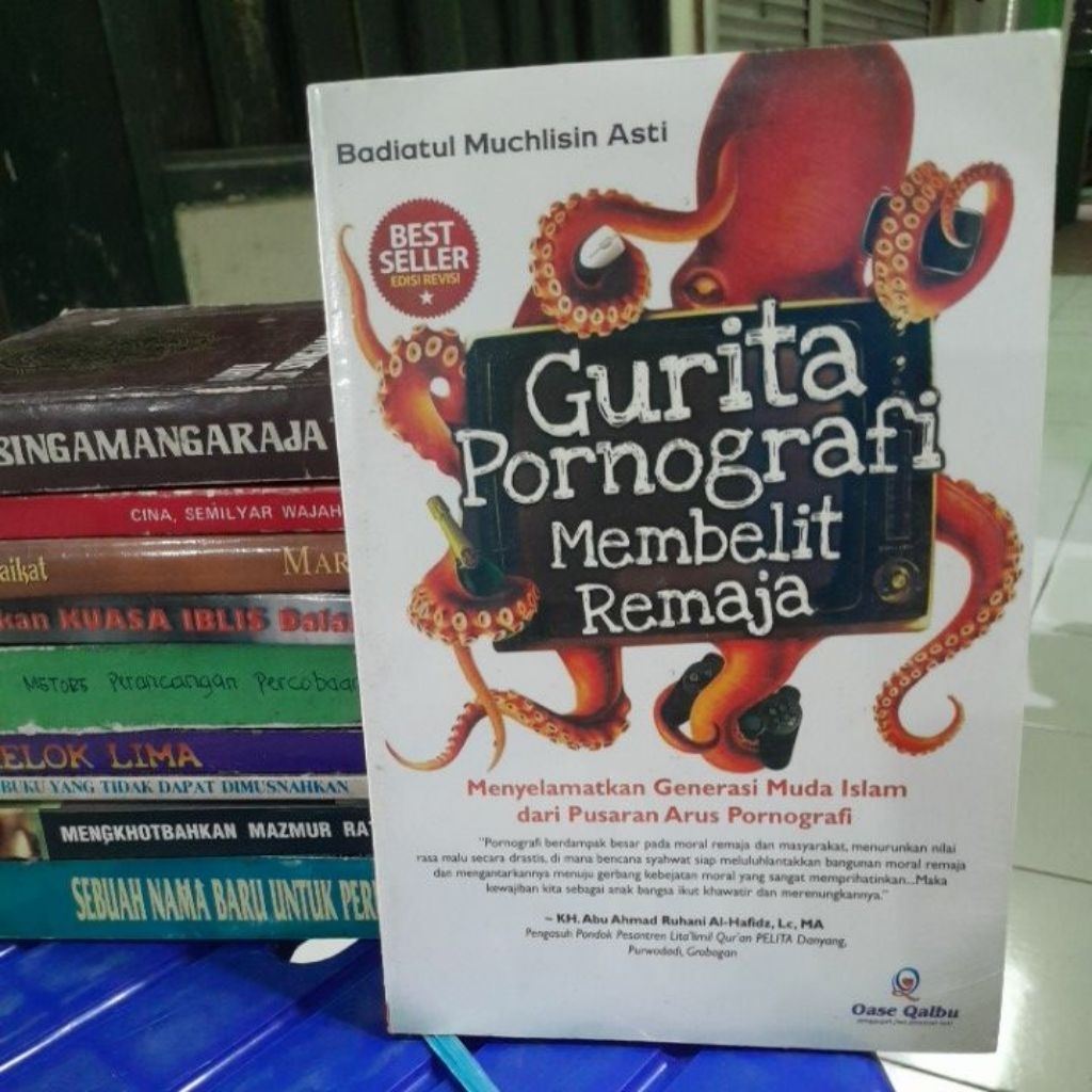 GURITA PORNOGRAFI MEMBELIT REMAJA(BADIATUL MUCHLISIN)BUKU BARU]