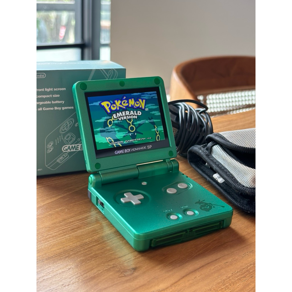 Game boy Advance SP IPS screen, pokemon, charger, battery