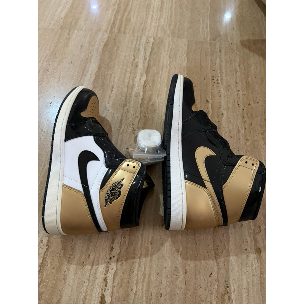 nike air jordan 1 retro high patent gold toe sneakers sepatu pria original olahraga