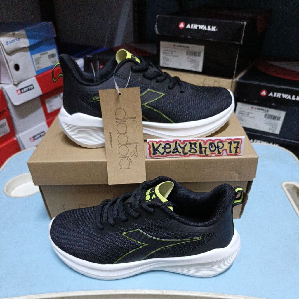 Sepatu Olahraga Diadora Nishan Black Original Resmi sport station.