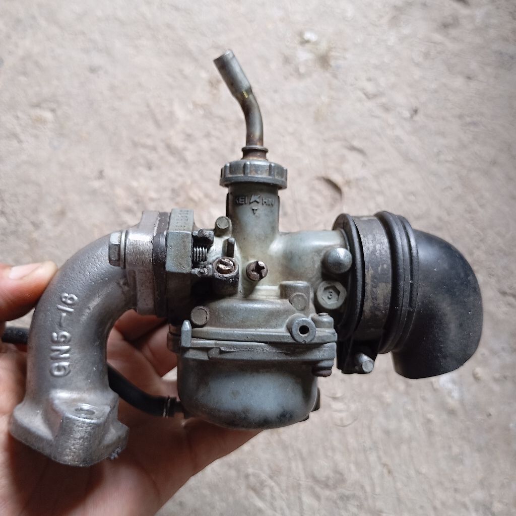 Karburator Astrea grand karbu Astrea grand karbu ori copotan ( Bekas)