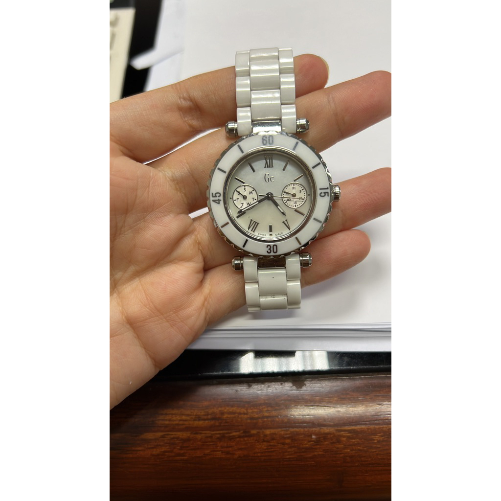 preloved jam tangan GC Guess Collection watch wanita putih original