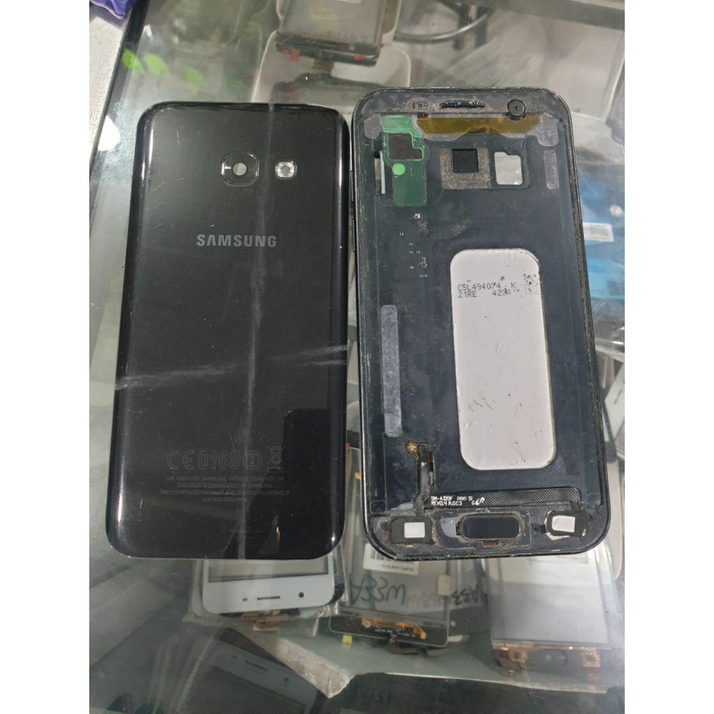 Samsung A3 2017 4G Ram 2/16Gb Mesin Normal lancar minus minta ganti lcd