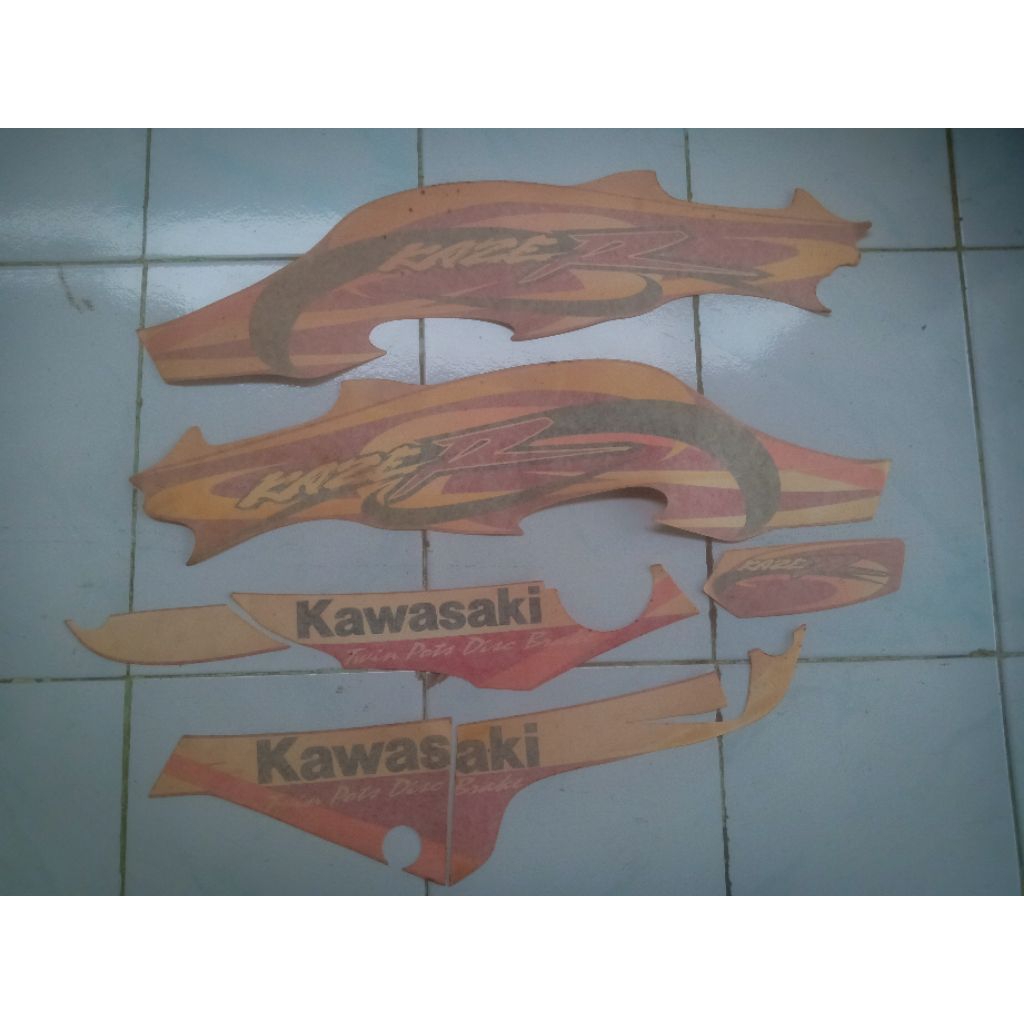 STRIPING STICKER STIKER KAWASAKI KAZE R NEW TAHUN2000 TAHUN 2000 MERAH LAMINASI