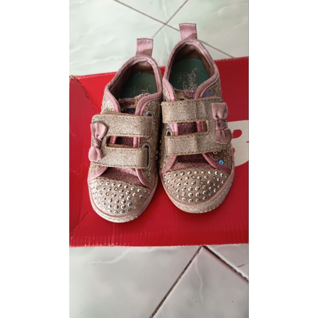 sepatu skechers anak second