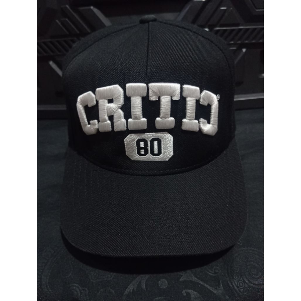 Topi CRITIC snapback Yupoong