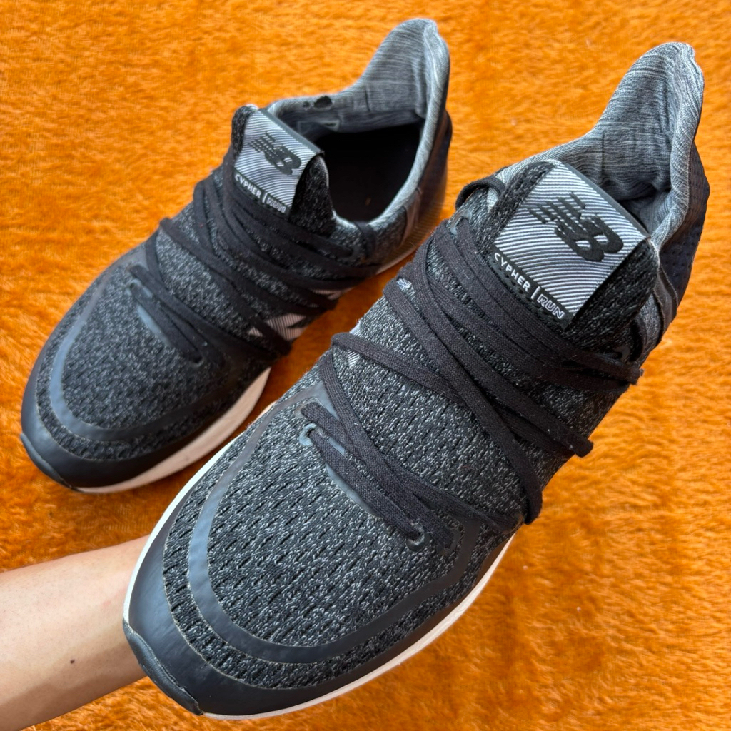 sepatu ENBONG CYPHER RUN V2