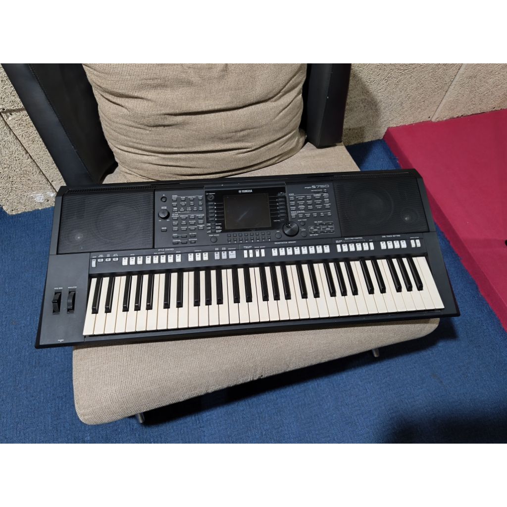 Keyboard Yamaha PSR-S750 PSR S 750