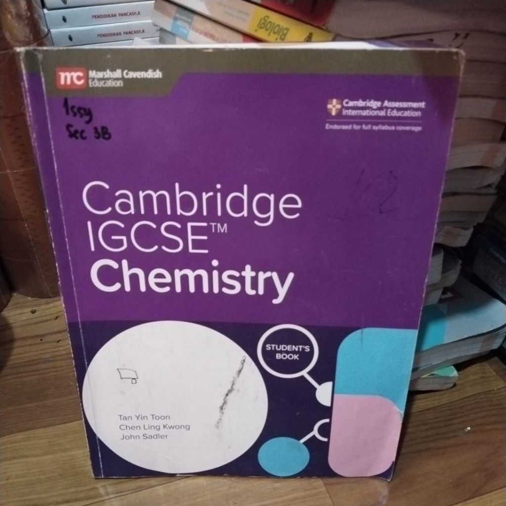 Cambridge IGCSE Chemistry Students Book