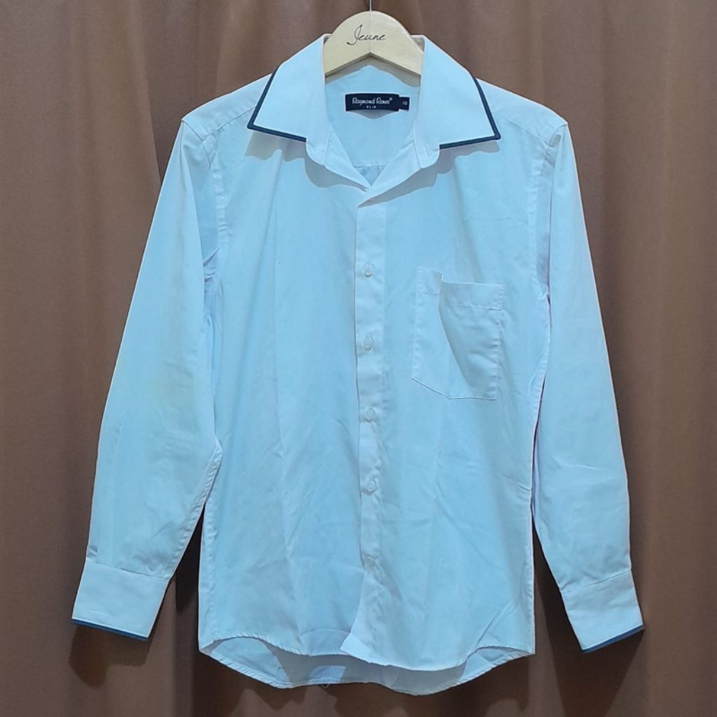 Kemeja pria Kemeja putih lengan panjang slim RAYMOND RENEE original. Preloved bekas second like new