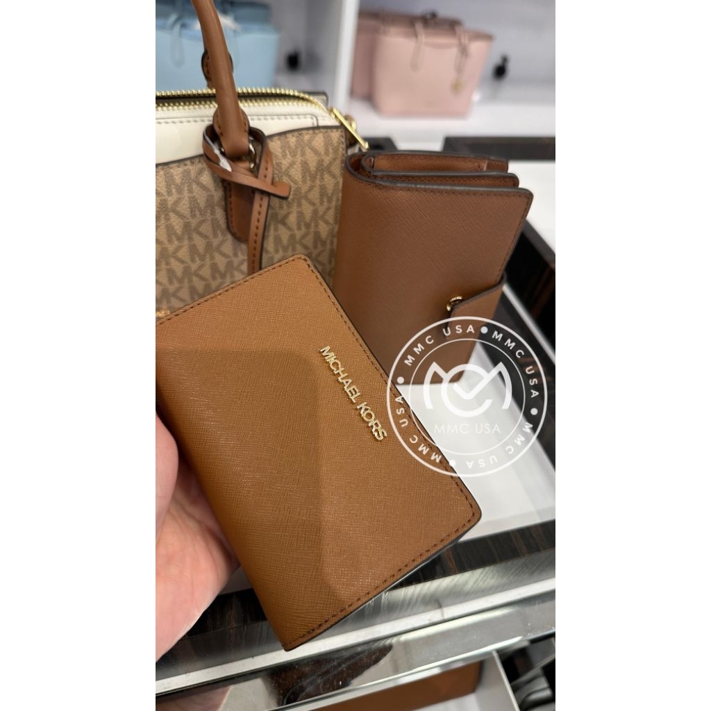 MK JET SET MEDIUM BIFOLD ZIP WALLET LEATHER