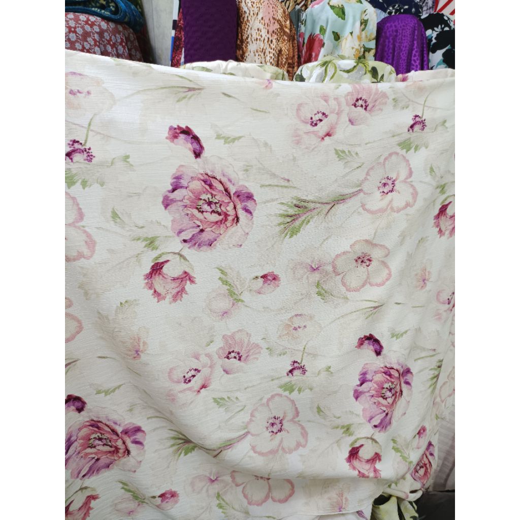 Kain katun motif bunga mawar pink - kain katun meteran - kain cotton garmen lembu sejuk - kain katun