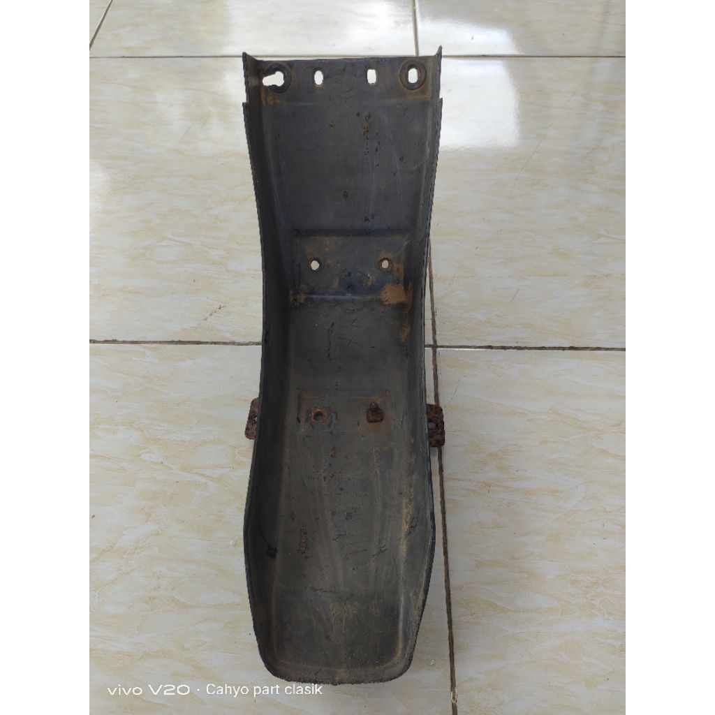 slebor belakang Suzuki a100