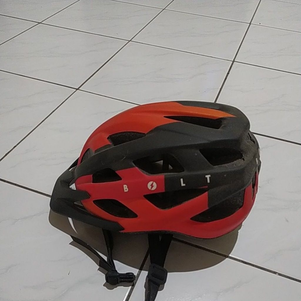 helm Bolt