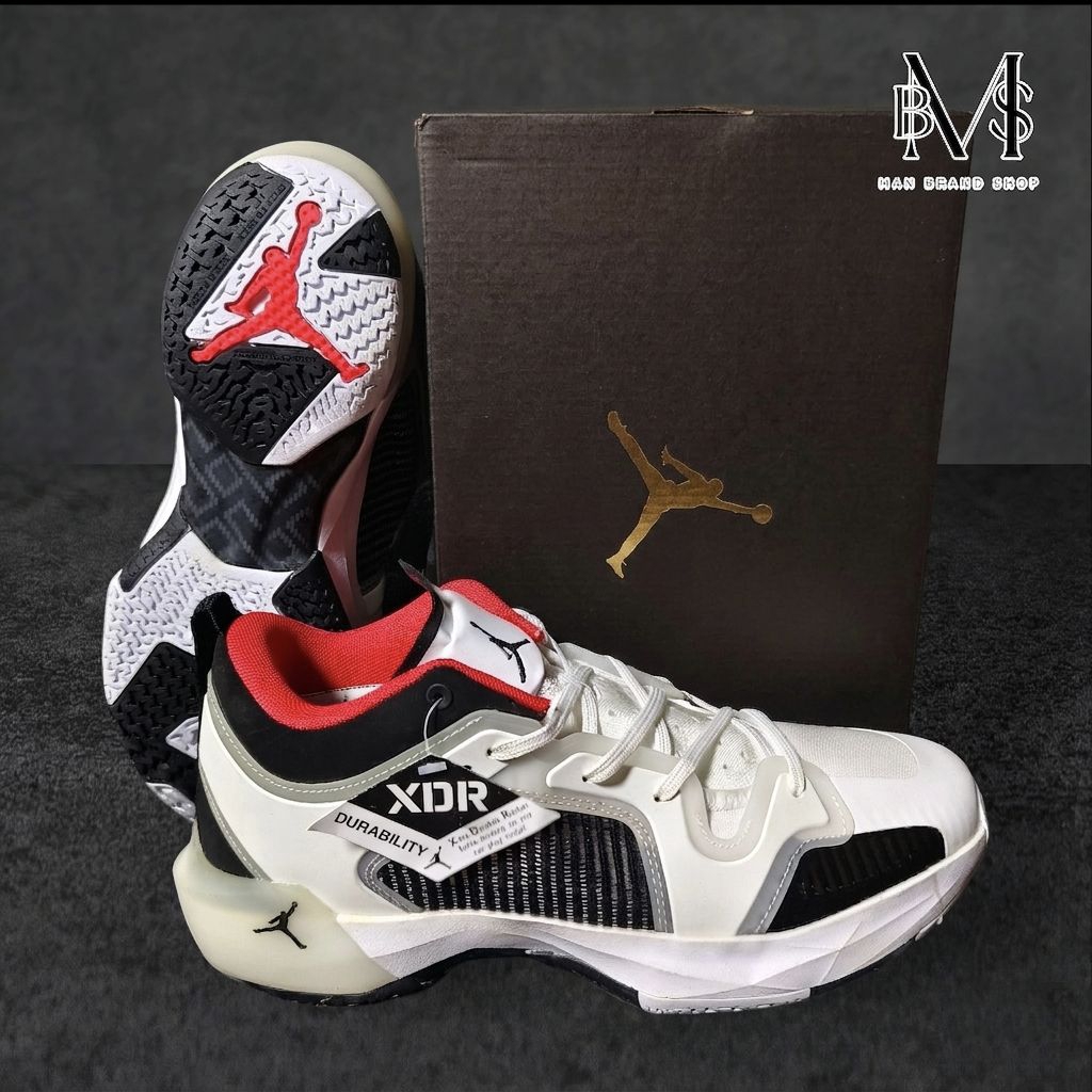 MBS Sepatu Air Jordan 37 Low Original "White Black", Size 44