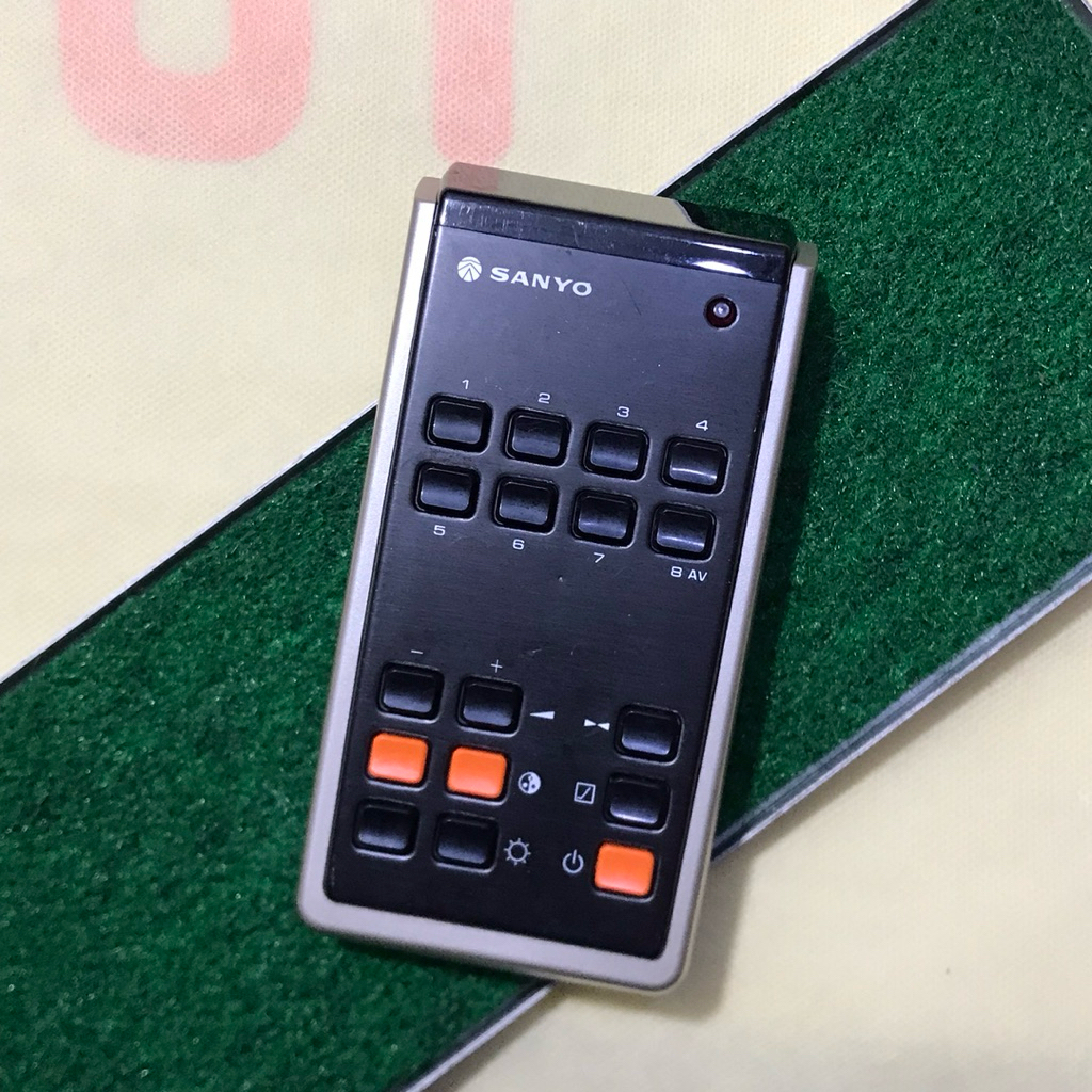 Remot Remote Tv jadul Antik Merk sanyo golden series Original second