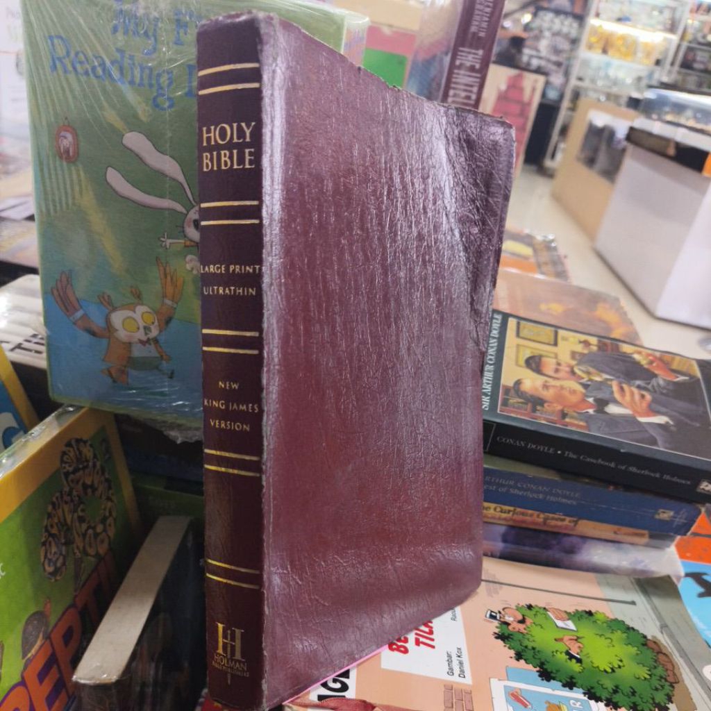 Buku HOLY BIBLE NEW KING JAMES VERSION NKJV LARGE PRINT ULTRATHIN