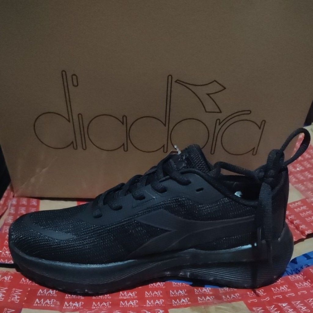 DIADORA NAKARA X25F0615M SEPATU RUNNING PRIA WANITA UNISEX ORIGINAL _FULL BLACK