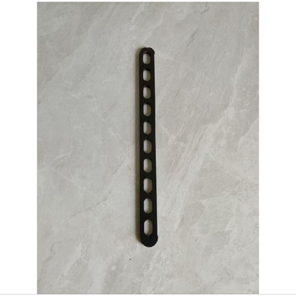 Plat Besi Bolong Lubang
10