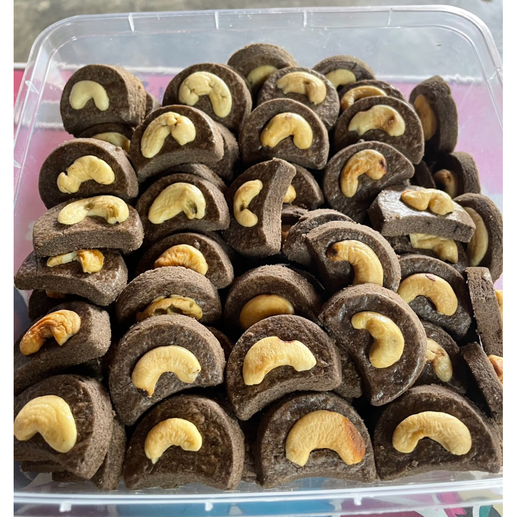 Kue Coklat Kacang Mente - Toples 250gr, Toping Mede, Segar Setiap Hari
