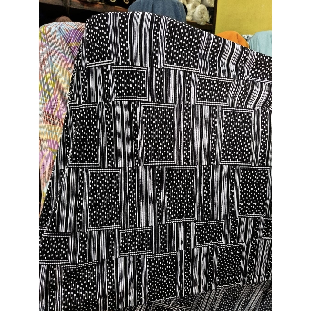 kain satin frisket motif abstrak warna hitam / kain satin frisket / kain satin terlaris